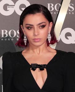 Charli XCX: Fan der Spice Girls-Garderobe!